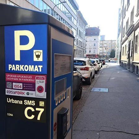 شقة Slovenian Art Story *